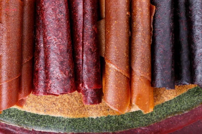 Uses for leftover baby food! Baby food fruit leather recipe. Super easy and healthy toddler snack idea!