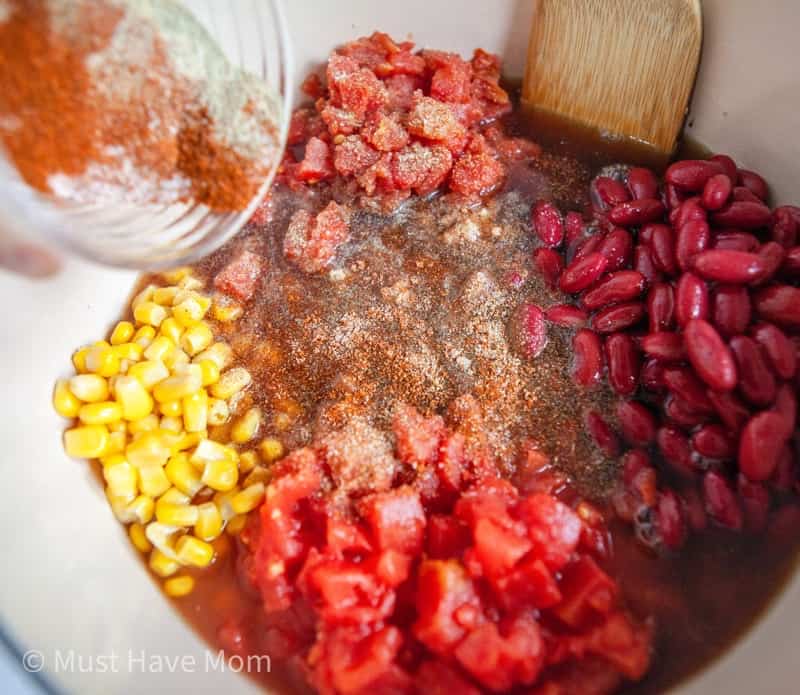 add spices to turkey chili ingredients