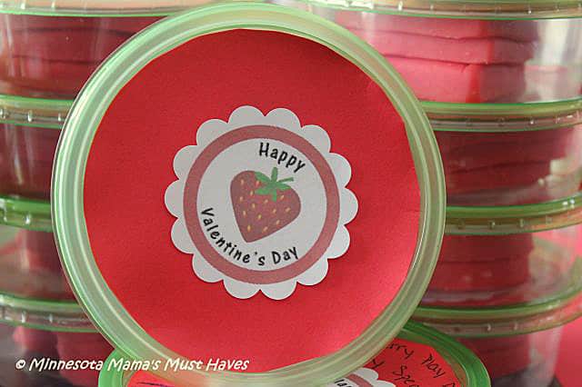 Cute Homemade Play Dough Valentine’s!