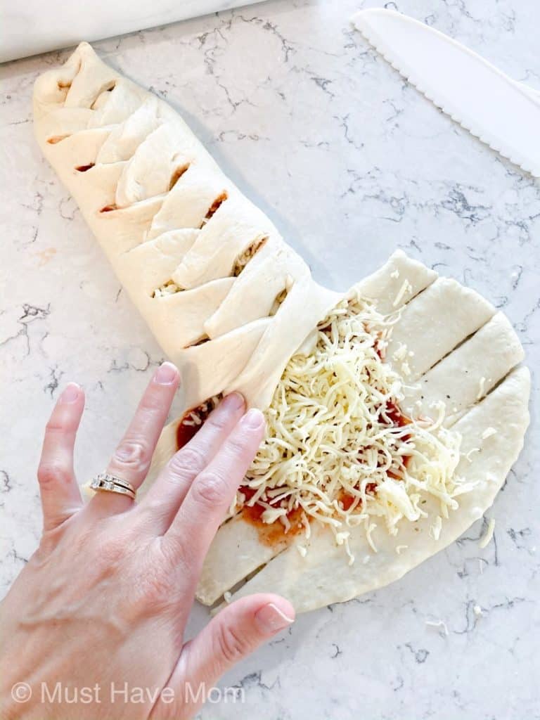 how to create a pizza braid