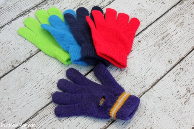 DIY Finger Puppets from Old Gloves