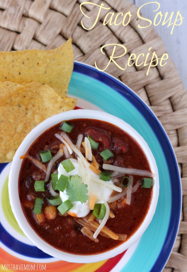 30 Minute Taco Soup Recipe for easy weeknight meals! Freezes well too!