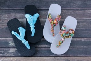 How To Make The Easiest Ever DIY No Sew Fabric Flip Flops!