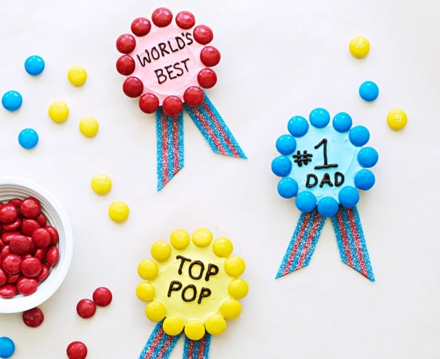 Father's Day Cookies the kids can make! Easy cookies that use pre-made ingredients so kids can easily assemble a DIY Father's Day gift!