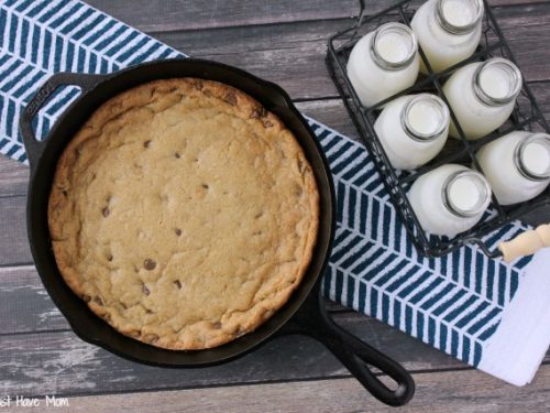 https://musthavemom.com/wp-content/uploads/2015/06/Cast-Iron-Skillet-Cookie-and-Milk-2-500x375.jpg