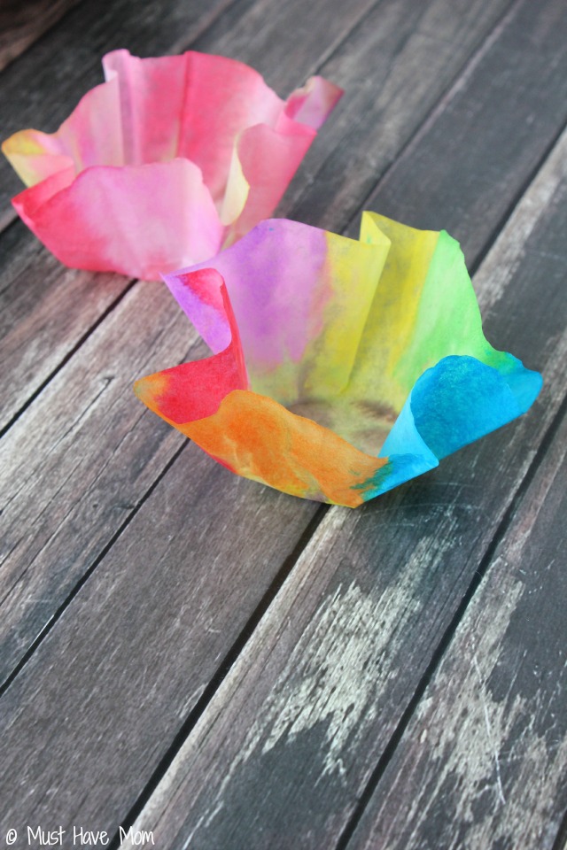 Make Tissue Paper Bowls, Easy, Inexpensive Craft