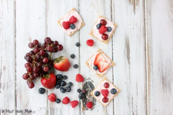 Cinnamon Graham Mini Fruit Pizzas Recipe