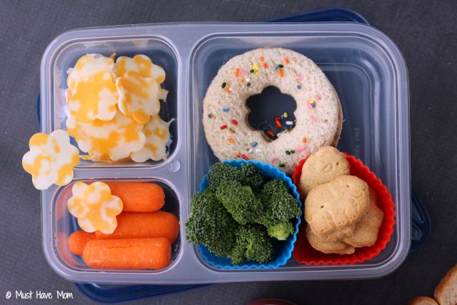 Ideas To Make The First Day Of School Lunch Special + Free Printable Lunchbox Notes!