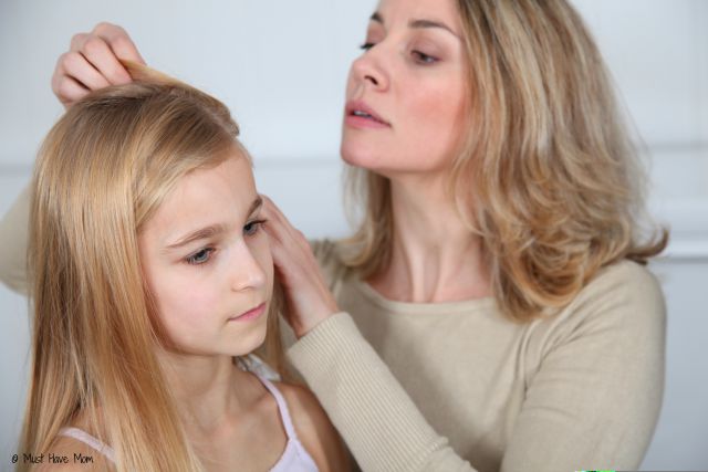 Mom shares secret to preventing head lice without pesticides…and it actually works! Plus how to treat lice without pesticides!