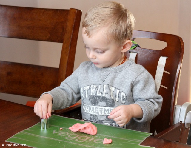 Homemade Peppermint & Eucalyptus Sick Day Play Dough For Sick Kids to Have Quiet Play and Help Clear Up Their Sinuses At The Same Time!