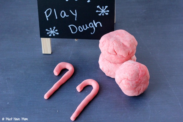 Homemade Peppermint & Eucalyptus Sick Day Play Dough For Sick Kids to Have Quiet Play and Help Clear Up Their Sinuses At The Same Time!