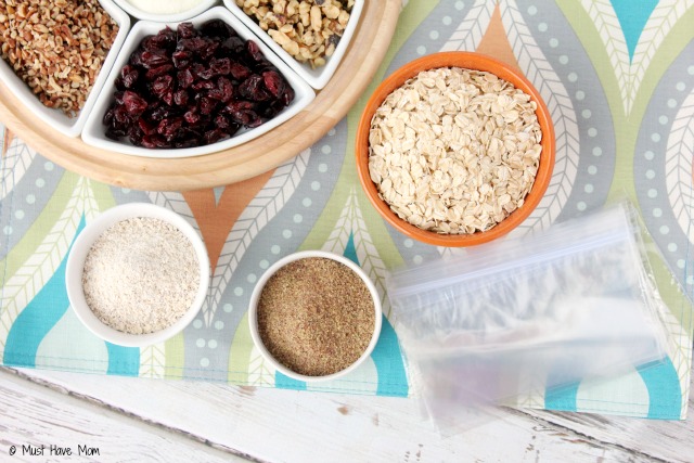 DIY Instant Oatmeal Packets with Instructions and Ingredient Ideas. Assemble them and put them in the pantry for quick breakfasts or take them with you on the go! Heart healthy breakfast and it's homemade convenience food!