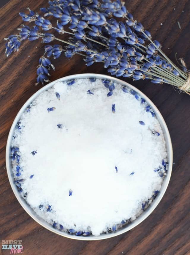 Shimmery lavender salt soak just like the spa! This bath salt recipe is easy and so luxurious! Makes a great DIY gift idea too. 