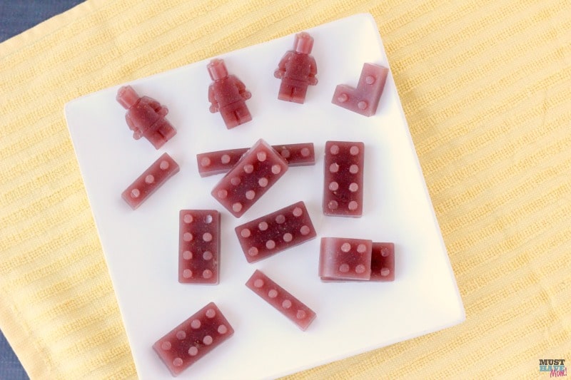 Homemade fruit snacks made with real fruit and 100% fruit juice! Make these with fruit puree or baby food! Great finger food for babies and toddlers and kids love them too. These homemade fruit snacks are much healthier than the store bought version!