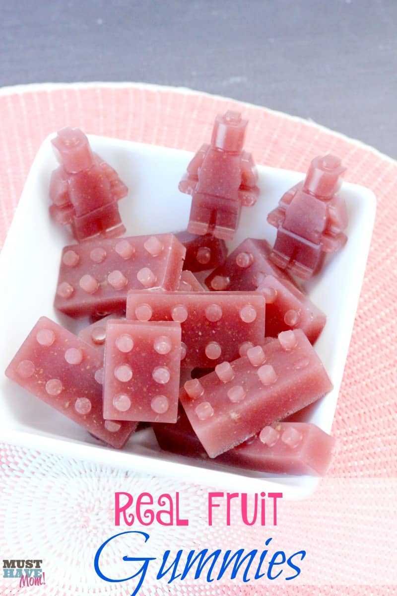 Homemade fruit snacks made with real fruit and 100% fruit juice! Make these with fruit puree or baby food! Great finger food for babies and toddlers and kids love them too. These homemade fruit snacks are much healthier than the store bought version!