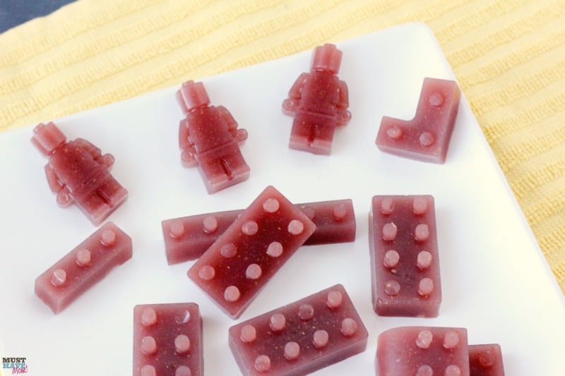 Homemade fruit snacks made with real fruit and 100% fruit juice! Make these with fruit puree or baby food! Great finger food for babies and toddlers and kids love them too. These homemade fruit snacks are much healthier than the store bought version!