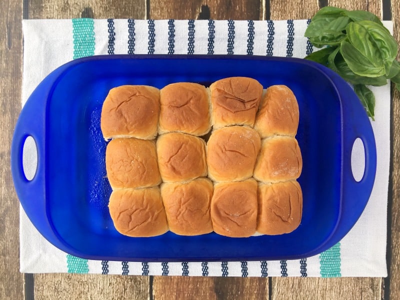 Delicious Parmesan and Garlic Meatball Sliders recipe! Perfect for party food or family dinner recipes. These are quick and easy to make and they taste amazing! Italian dinner recipe without pasta!