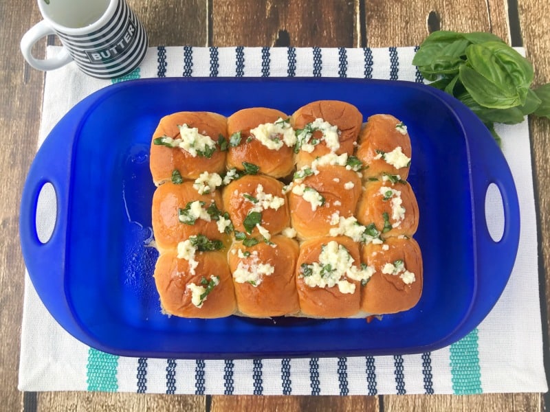 Delicious Parmesan and Garlic Meatball Sliders recipe! Perfect for party food or family dinner recipes. These are quick and easy to make and they taste amazing! Italian dinner recipe without pasta!