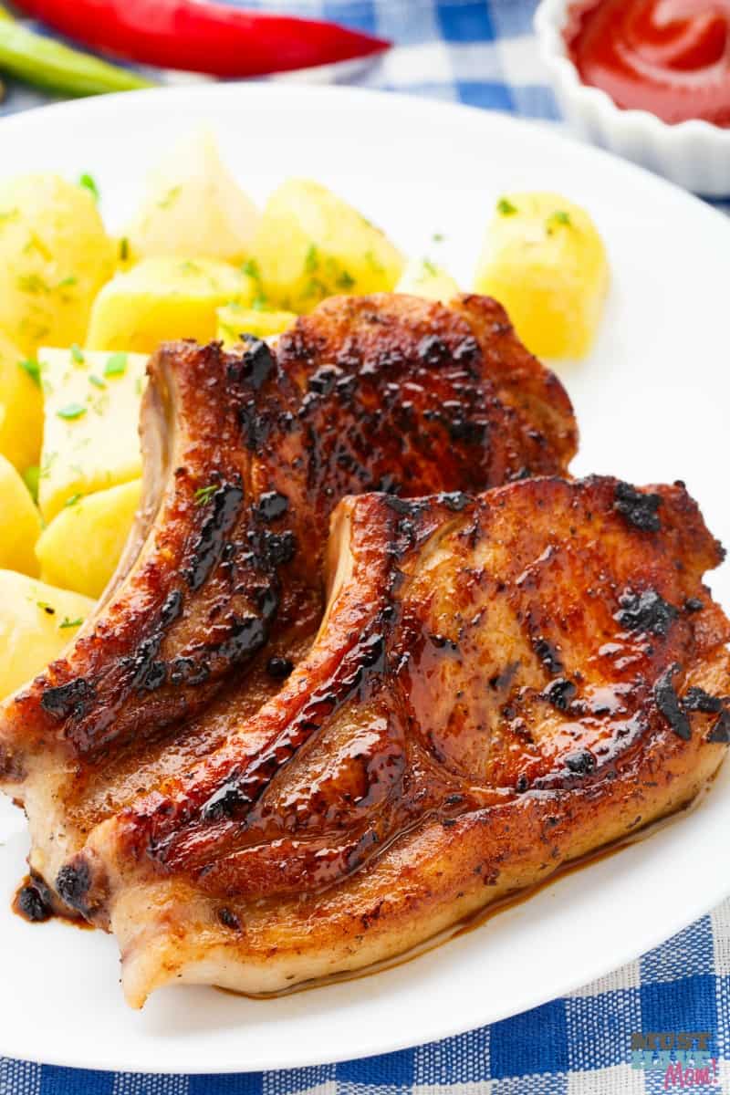 Quick and easy Instant Pot BBQ pork chops! Make these bone in pork chops dinner recipe in 10 minutes! These are fall off the bone tender and packed with flavor! Instant pot recipe, pressure cooker recipe for easy dinner ideas!