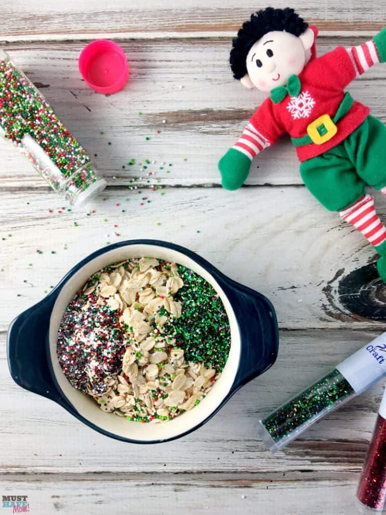 Santa's Magic Reindeer Food recipe and free printable reindeer food poem bag topper! Make this reindeer food to put out for Santa's reindeer on Christmas Eve!