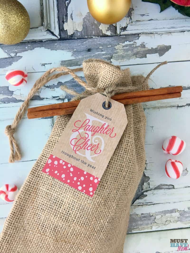 Free rustic Christmas party printables and rustic gift tag printables. These are so charming! Pair with burlap and chalboards for a rustic look! Free christmas invitations, party food signs, gift tags, place setting, signs and more!