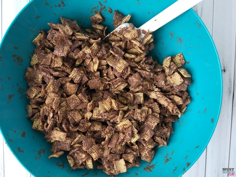 This nutella smores puppy chow is seriously better than the original puppy chow and it's a puppy chow recipe with no peanut butter! I'll warn you it's highly addictive!