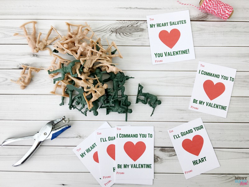 Free printable kids classroom valentine cards with army guys! Grab these army Valentine's Day cards for free now!