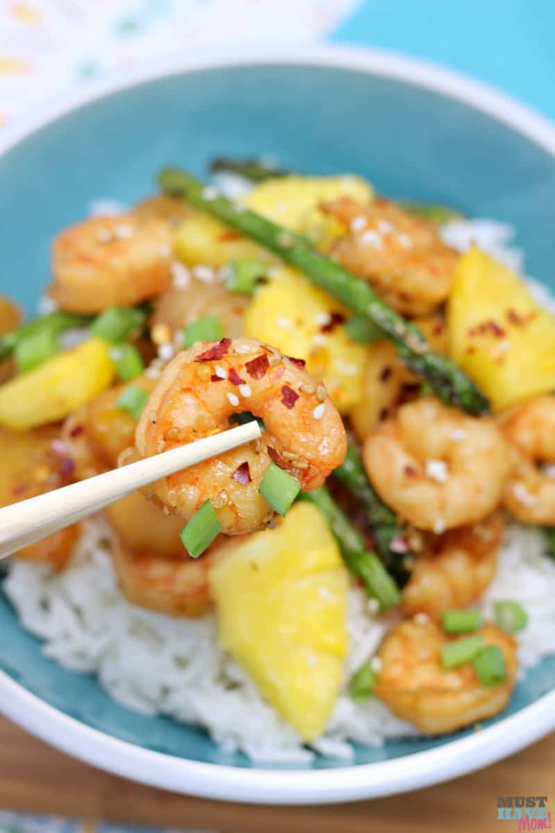 Quick and easy pineapple teriyaki shrimp rice bowls recipe! Easy shrimp recipes for busy weeknights that can be made in 20 minutes or less!