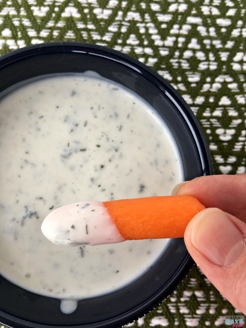 21 day fix recipes! 21 day fix ranch dressing recipe! This healthy homemade ranch dressing is better than any ranch I've ever bought at the store! Save this recipe!