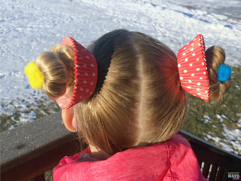 These cupcake hair buns are quick and easy for crazy hair day at school! 