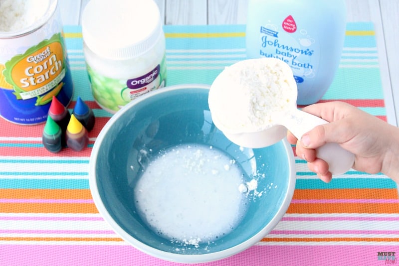 Lush Fun copycat recipe for bath tub play dough. Make homemade playdough with this bubble bath playdough recipe!