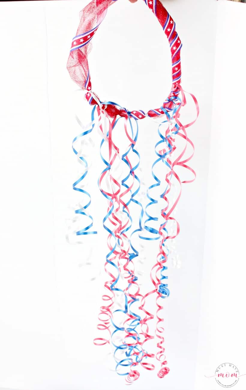 Quick and easy DIY 4th of July ribbon crown! Patriotic craft for kids. + Parade essentials