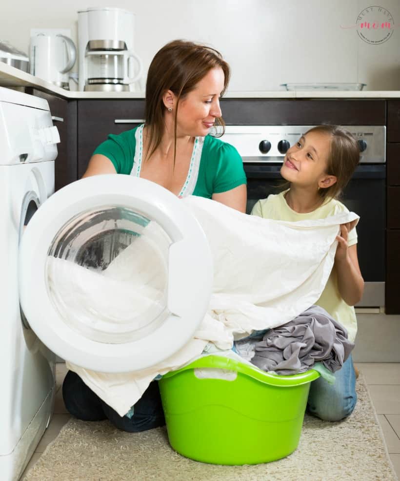 15+ Cleaning Tips For Busy Moms + Free Printable Cleaning Routine Schedule