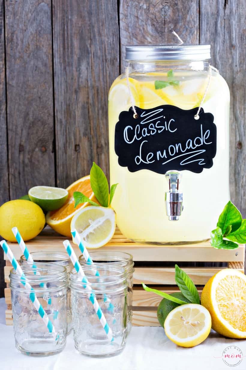 Classic lemonade recipe with lemon juice made homemade!
