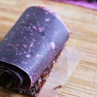 Homemade grape fruit leather recipe - no dehydrator required! Make this grape fruit leather recipe in the oven! Healthy snack idea for kids!