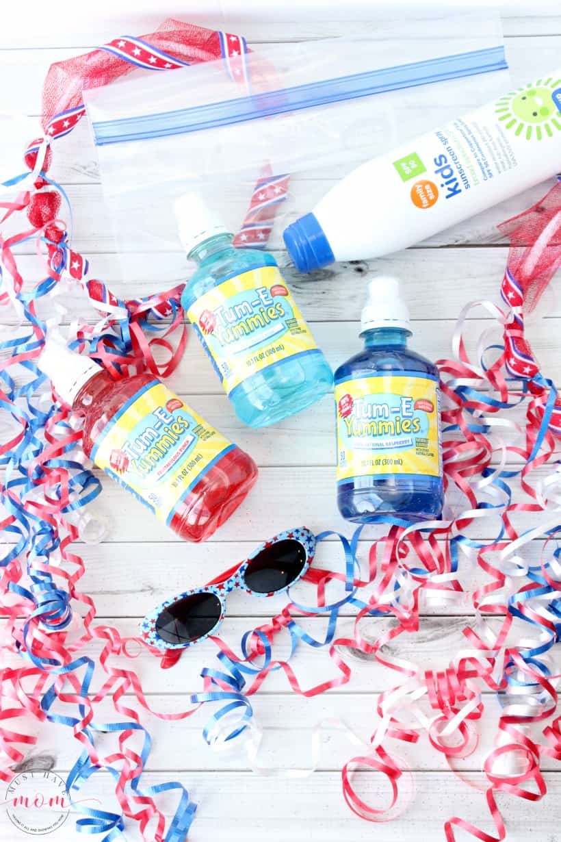 Quick and easy DIY 4th of July ribbon crown! Patriotic craft for kids. + Parade essentials