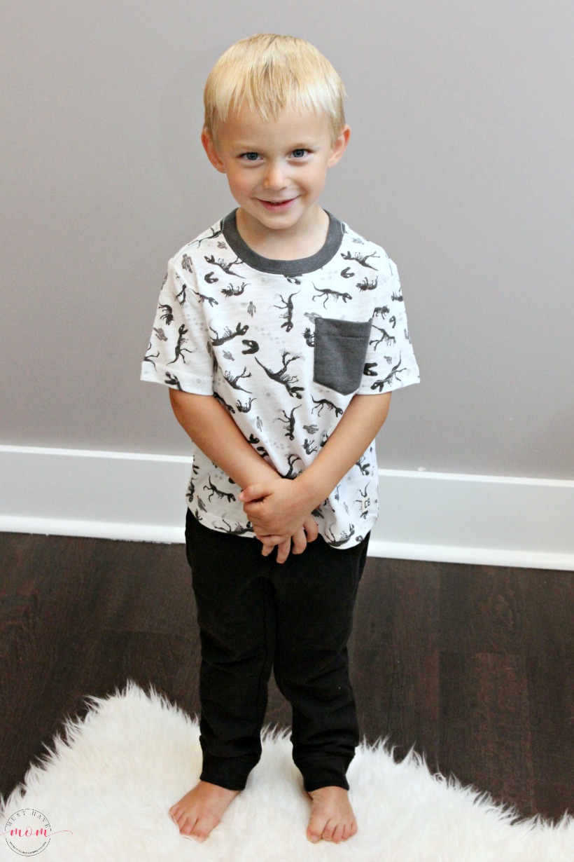 Back to school outfits for kids! Mix and match outfit ideas for boys and girls elementary age.