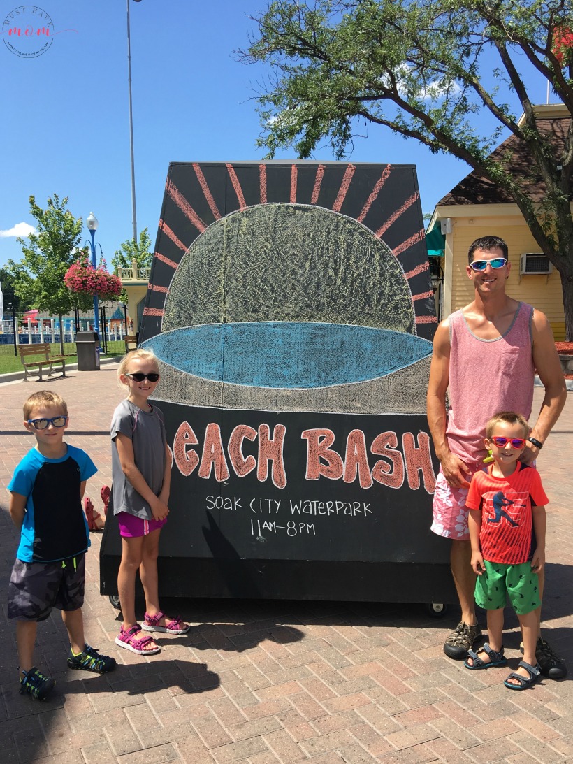 What to pack for a trip to Valleyfair amusement park with your family + tips to save money and have the most fun possible!