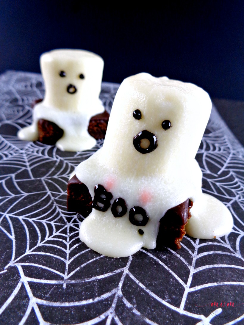 Easy Halloween Brownies with Ghosts!
