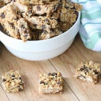 Healthy No Bake Bars! Oatmeal chocolate chip bars with just 6 healthy ingredients.