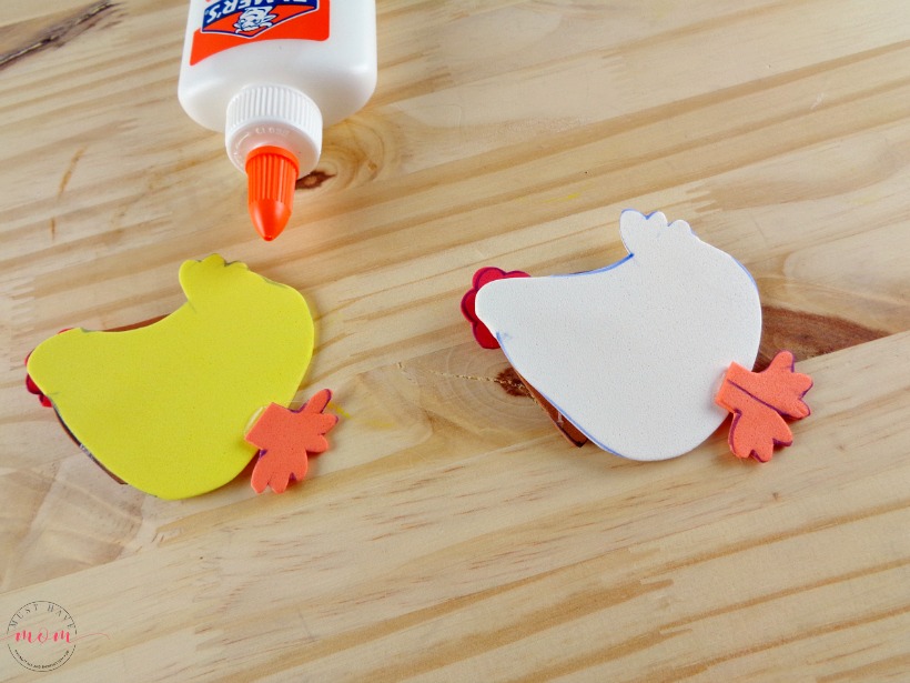 Letter of the Week craft activity idea! Letter "C" is for Chicken craft DIY tutorial and free printable letter C template.