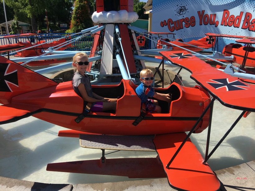 What to pack for a trip to Valleyfair amusement park with your family + tips to save money and have the most fun possible!