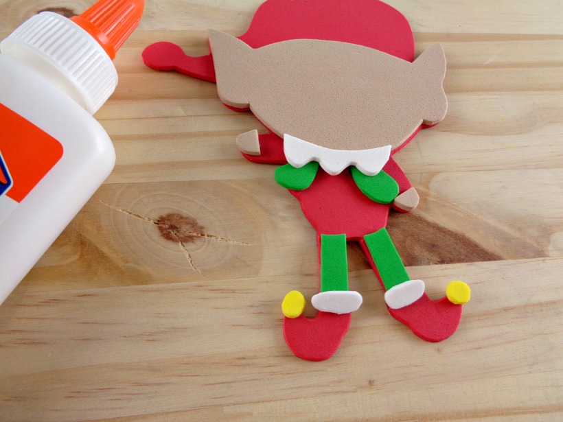 Weekly letter craft series! E is for Elf with free printable E and Elf templates. Kids preschool letter craft idea.