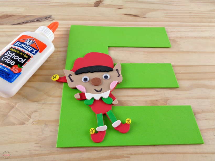 Weekly letter craft series! E is for Elf with free printable E and Elf templates. Kids preschool letter craft idea.