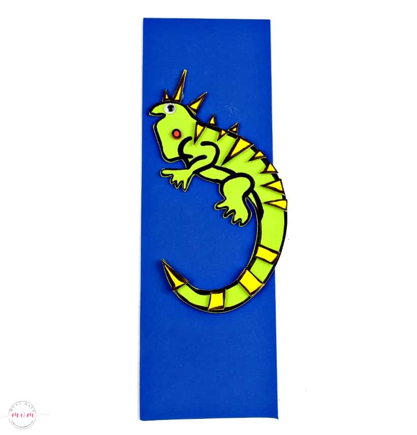 Weekly letter craft ideas for kids! I is for Iguana kids craft. Great for letter recognition and cutting and tracing skills!