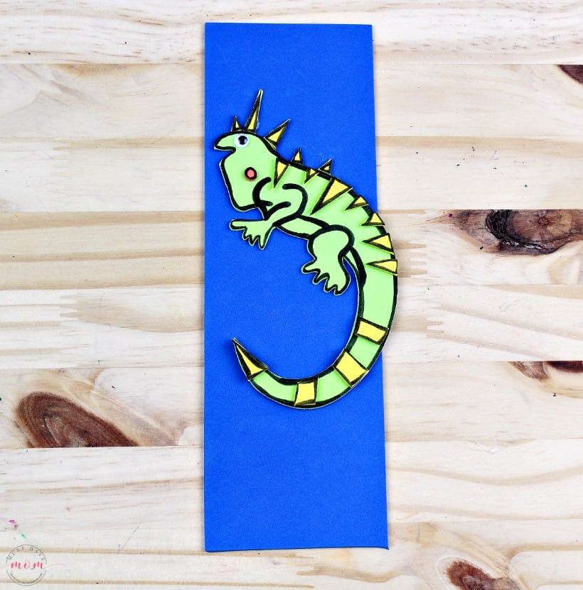 Weekly letter craft ideas for kids! I is for Iguana kids craft. Great for letter recognition and cutting and tracing skills!