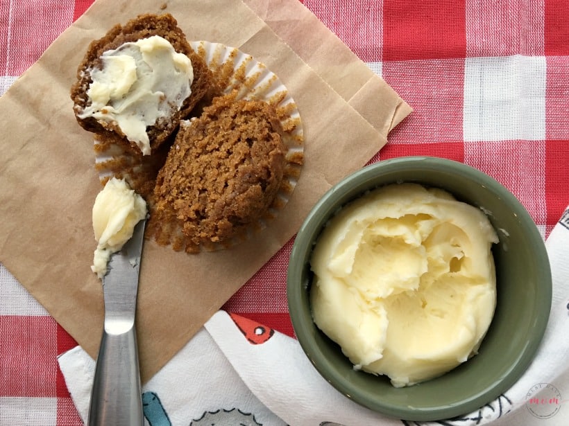 How to make your own butter using one ingredient! Great kids science / dairy farming learning activity! Free printable directions sheet.