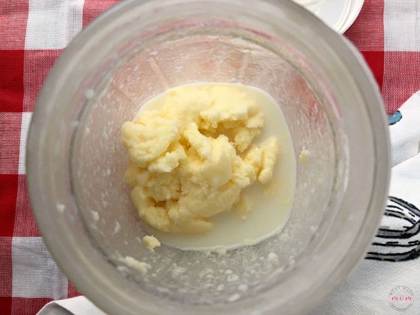 How to make your own butter using one ingredient! Great kids science / dairy farming learning activity! Free printable directions sheet.