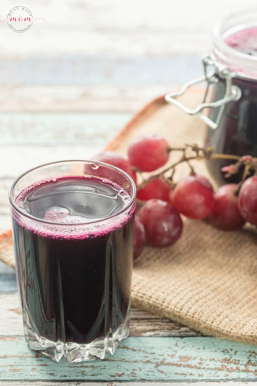 How to prevent the stomach flu with grape juice. Drinking grape juice changes the pH in your stomach and prevents the stomach bug.