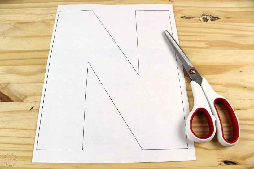 Weekly letter craft series N is for Night. Alphabet activities and crafts with free printables.